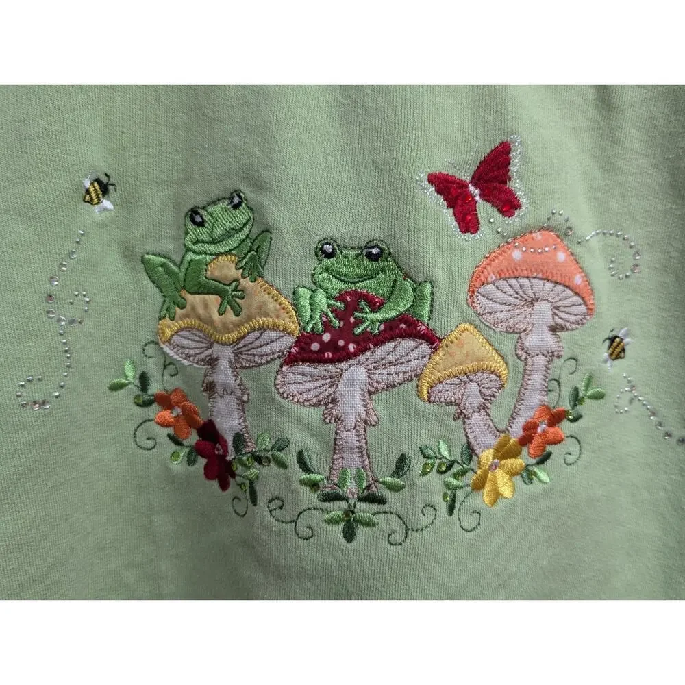 Cute frog & mushroom embroidered light green sweatshirt by Morning Sun size L - Picture 3 of 7